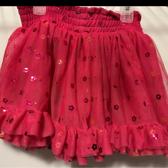 Girl’s Hello Kitty Pink Skirt Size 5 - Picture 2 of 5